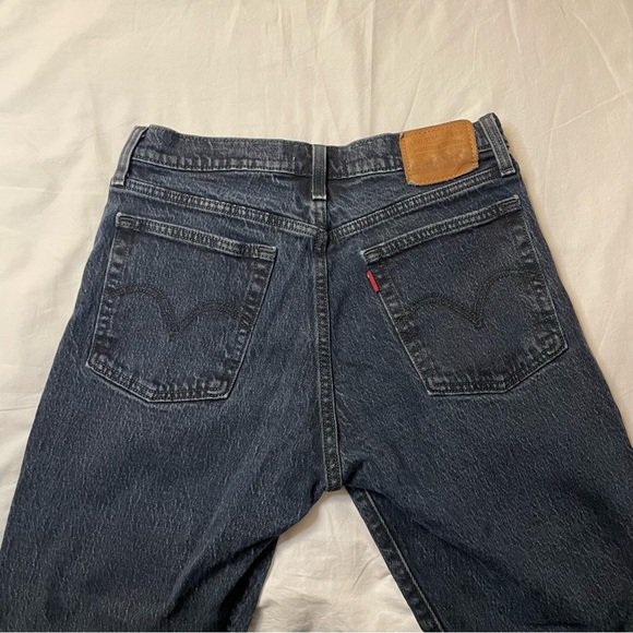 Levi’s Wedgie High Waist Straight Leg Jeans - Picture 4 of 9